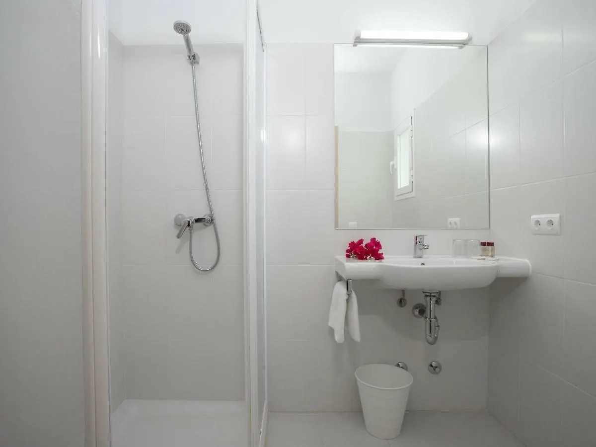 Hostal Mayans Es Pujols 2*,  Španělsko